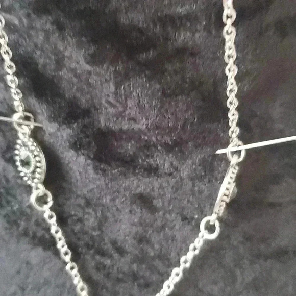 Paparazzi necklace and earring set - Picture 3 of 5